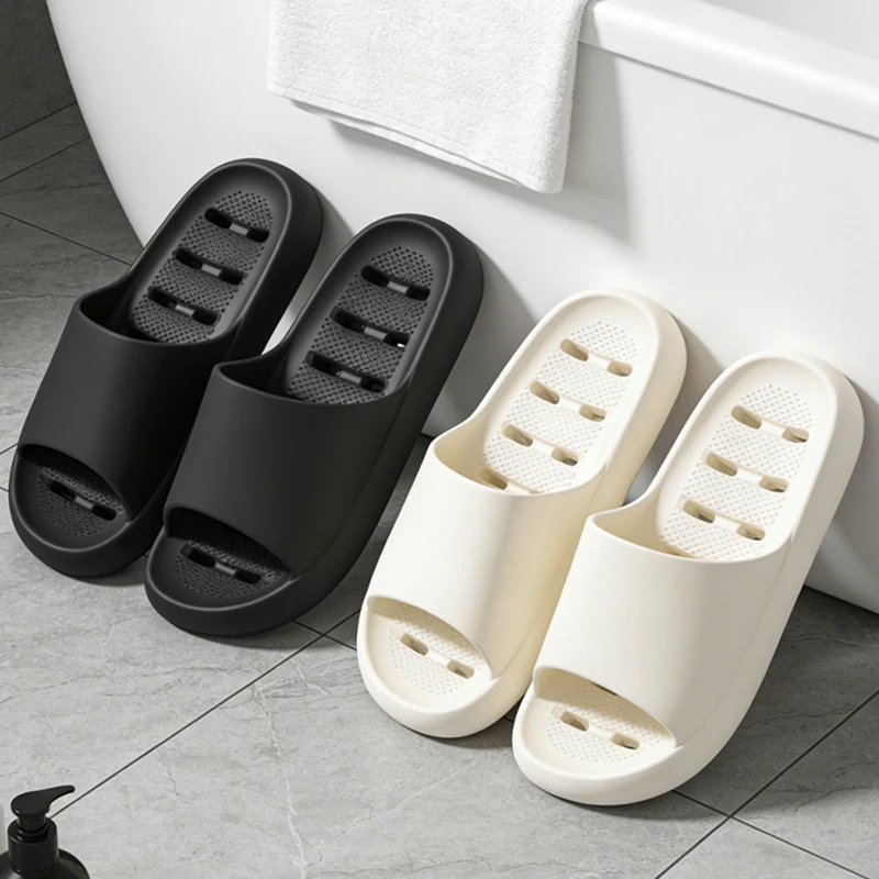 Wydrążone klapki łazienkowe z  – Water Shoes recenzja i cena
